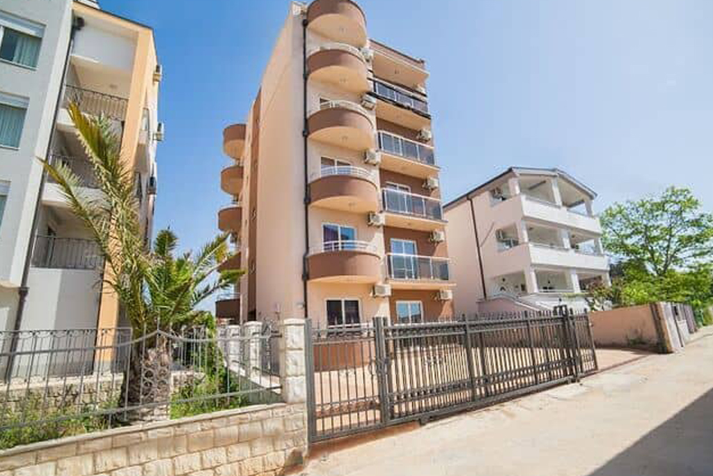 STUDIO APARTMANI LARA S